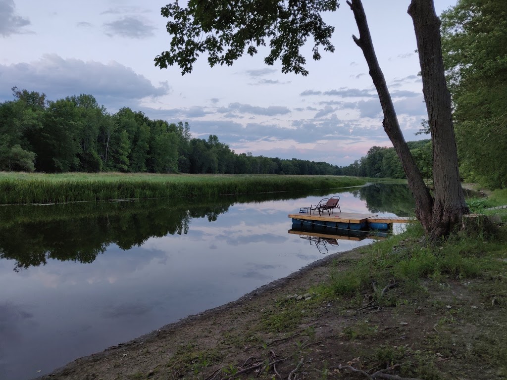 Salmon River Motel | 6421 Old Highway 2, Shannonville, ON K0K 3A0, Canada | Phone: (416) 995-3757