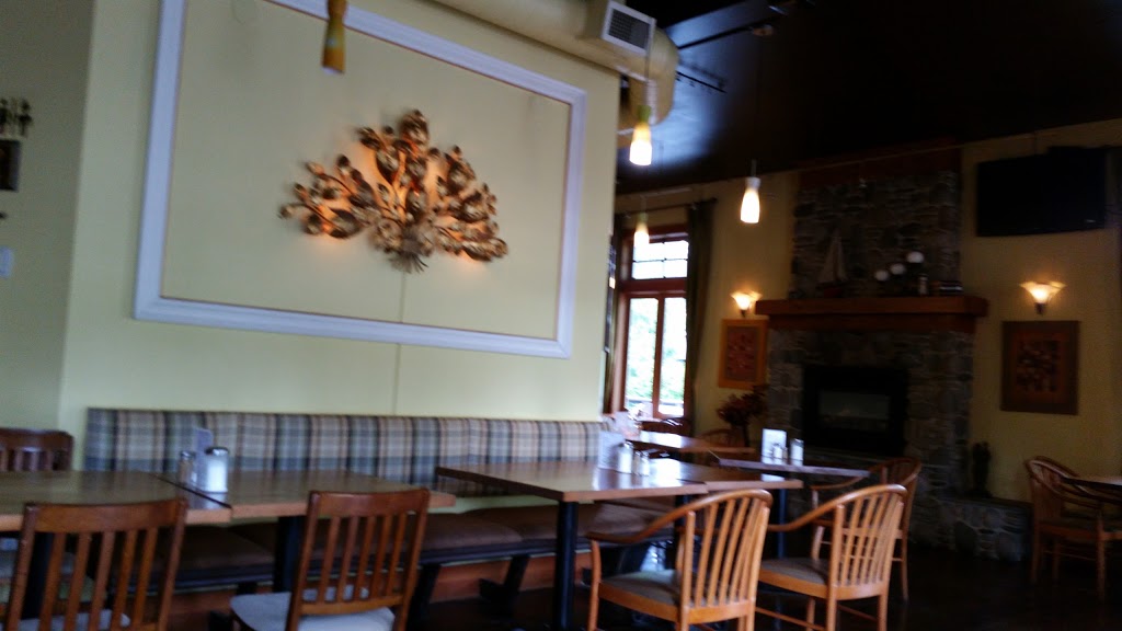Crescent Beach Bistro | 12251 Beecher St, Surrey, BC V4A 3A4, Canada | Phone: (604) 531-1882