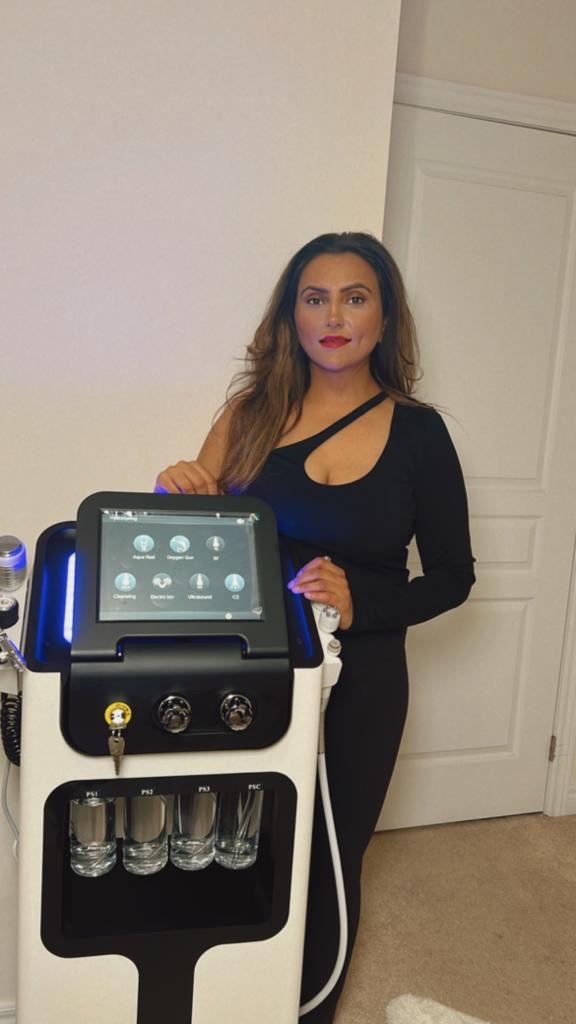 The Skin Lounge | 16 Berkwood Hollow, Brampton, ON L6Y 2Y2, Canada | Phone: (416) 275-9370
