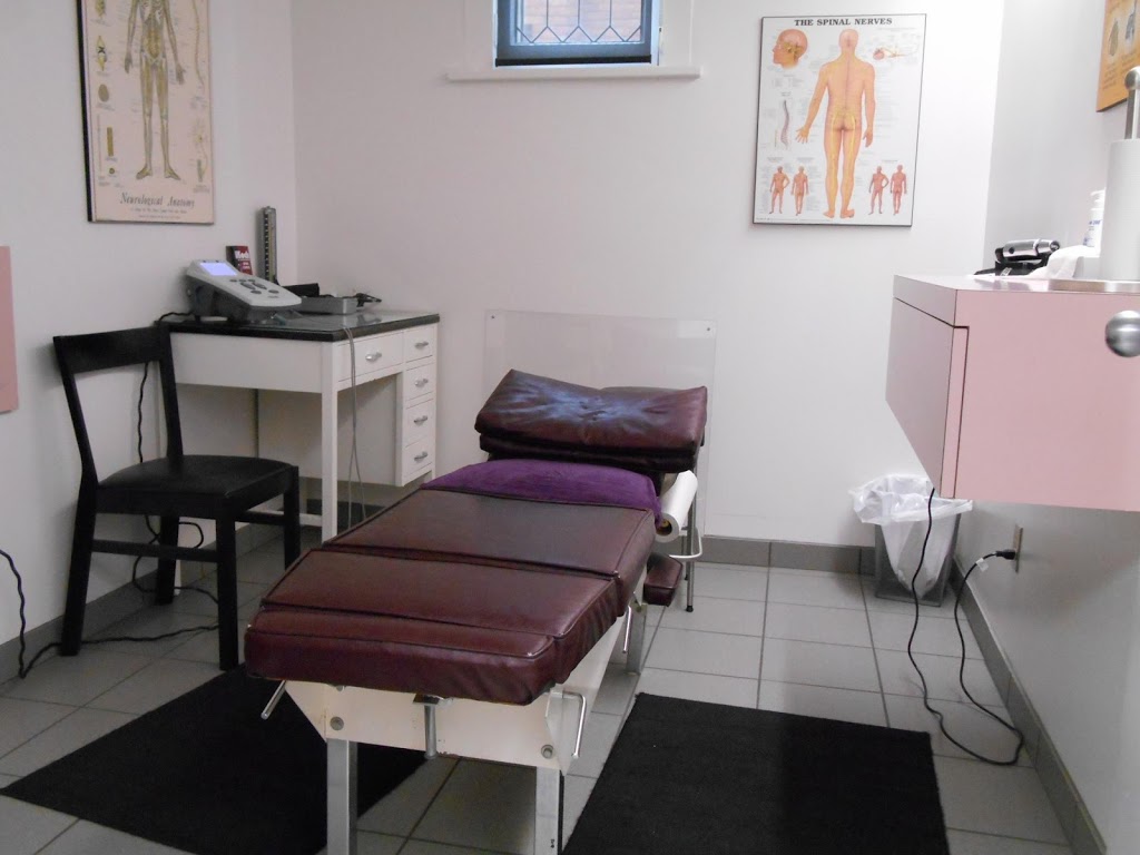 Koch & Associates Spine Centre | 866 Main St E, Hamilton, ON L8M 1L9, Canada | Phone: (905) 544-5688