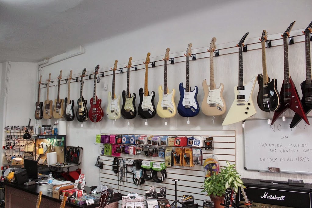 Junction Guitars | 2776 Dundas St W, Toronto, ON M6P 1Y3, Canada | Phone: (416) 761-0056