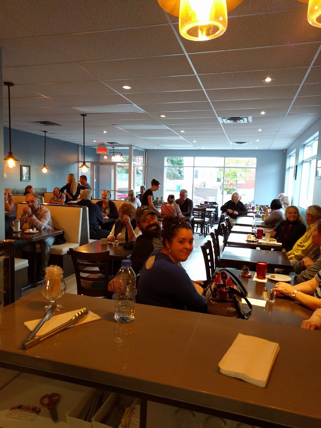 Restaurant La Belle Princesse Inc | 227 Avenue Béthany, Lachute, QC J8H 2M6, Canada | Phone: (450) 562-8553