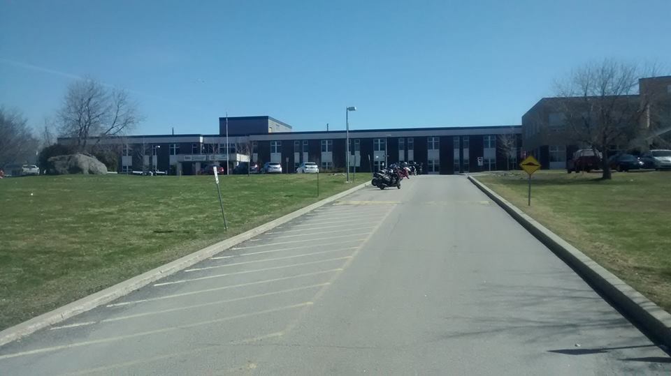 École Hormisdas-Gamelin | 580 Rue Maclaren E, Buckingham, QC J8L 2W2, Canada | Phone: (819) 986-8511