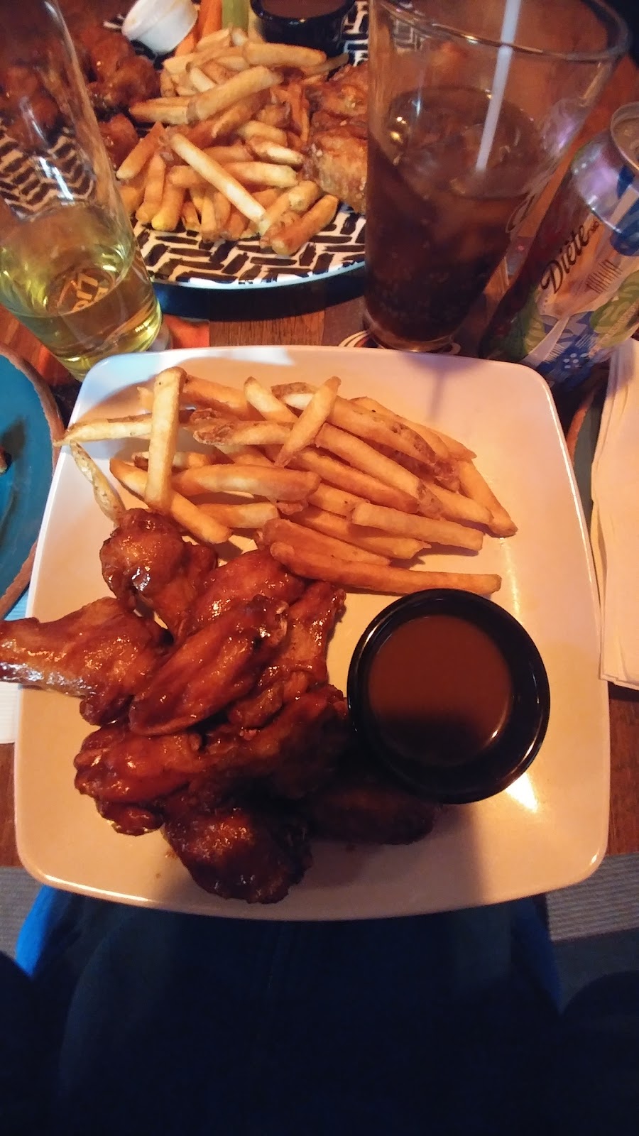 Graysons Pub and Grub | 2 Marsellus Dr, Barrie, ON L4N 0Y4, Canada | Phone: (705) 735-6047