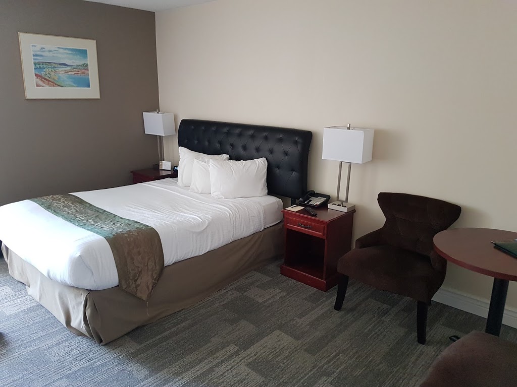 The Peninsula Inn | 7373 Niagara Square Dr, Niagara Falls, ON L2H 1J2, Canada | Phone: (905) 354-8812