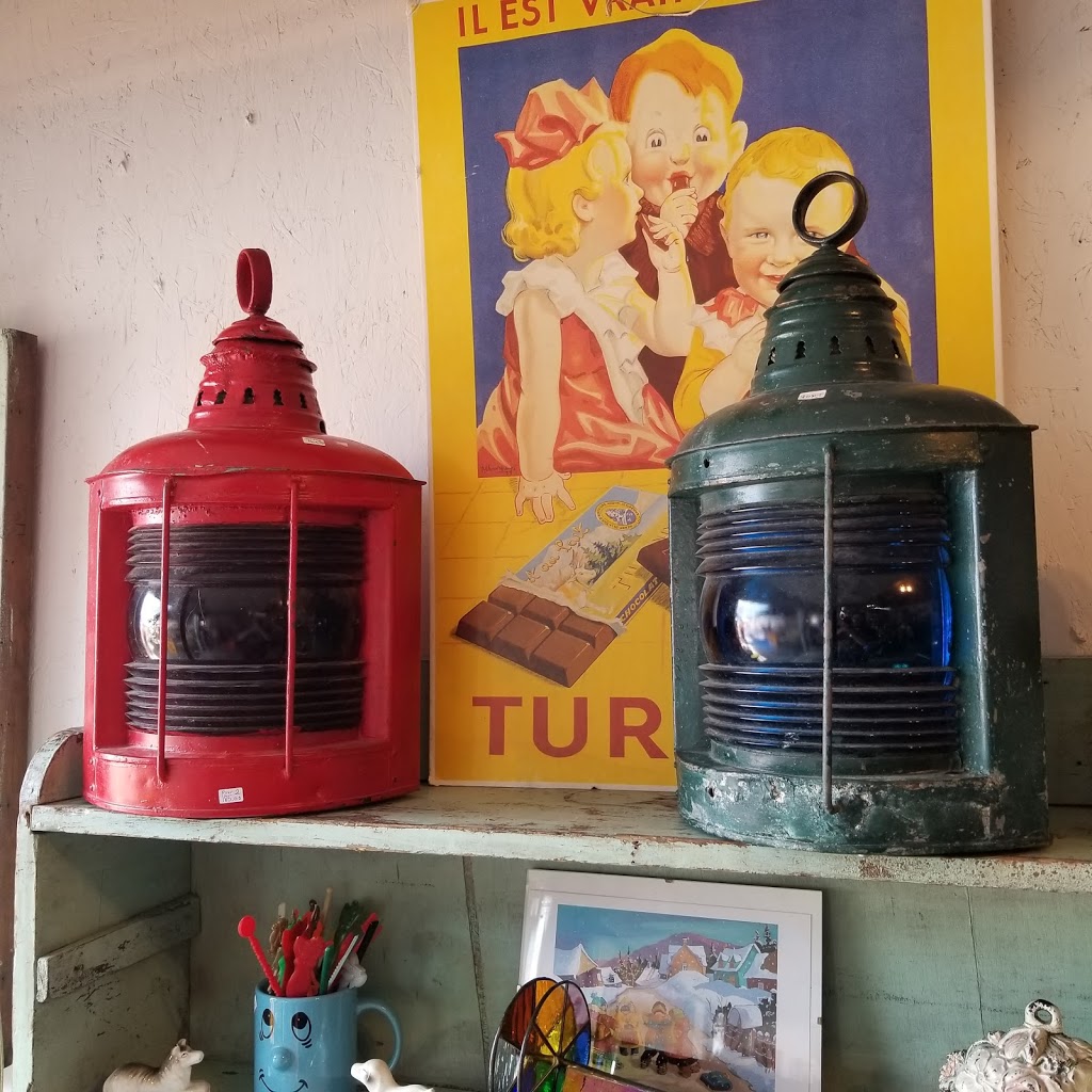 Flea market | 20 Rue Champlain, Lachute, QC J8H 3R8, Canada | Phone: (450) 562-2939