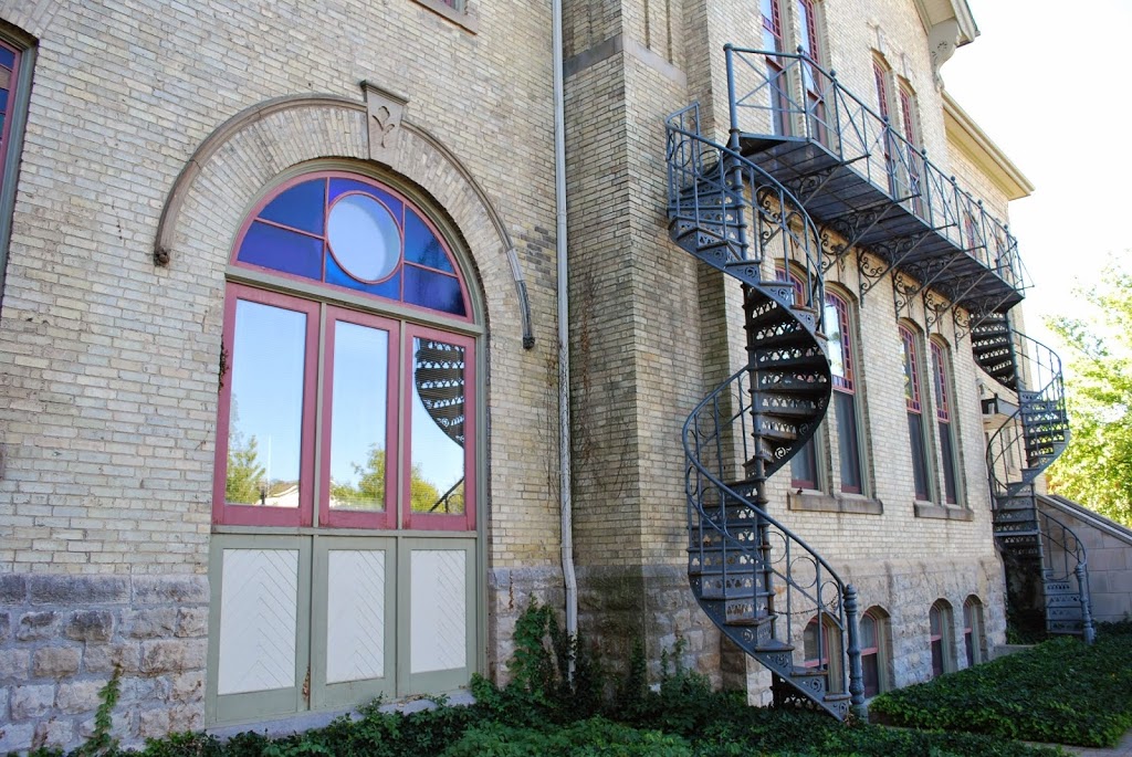 Victoria Playhouse Petrolia | 411 Greenfield St, Petrolia, ON N0N 1R0, Canada | Phone: (519) 882-1221