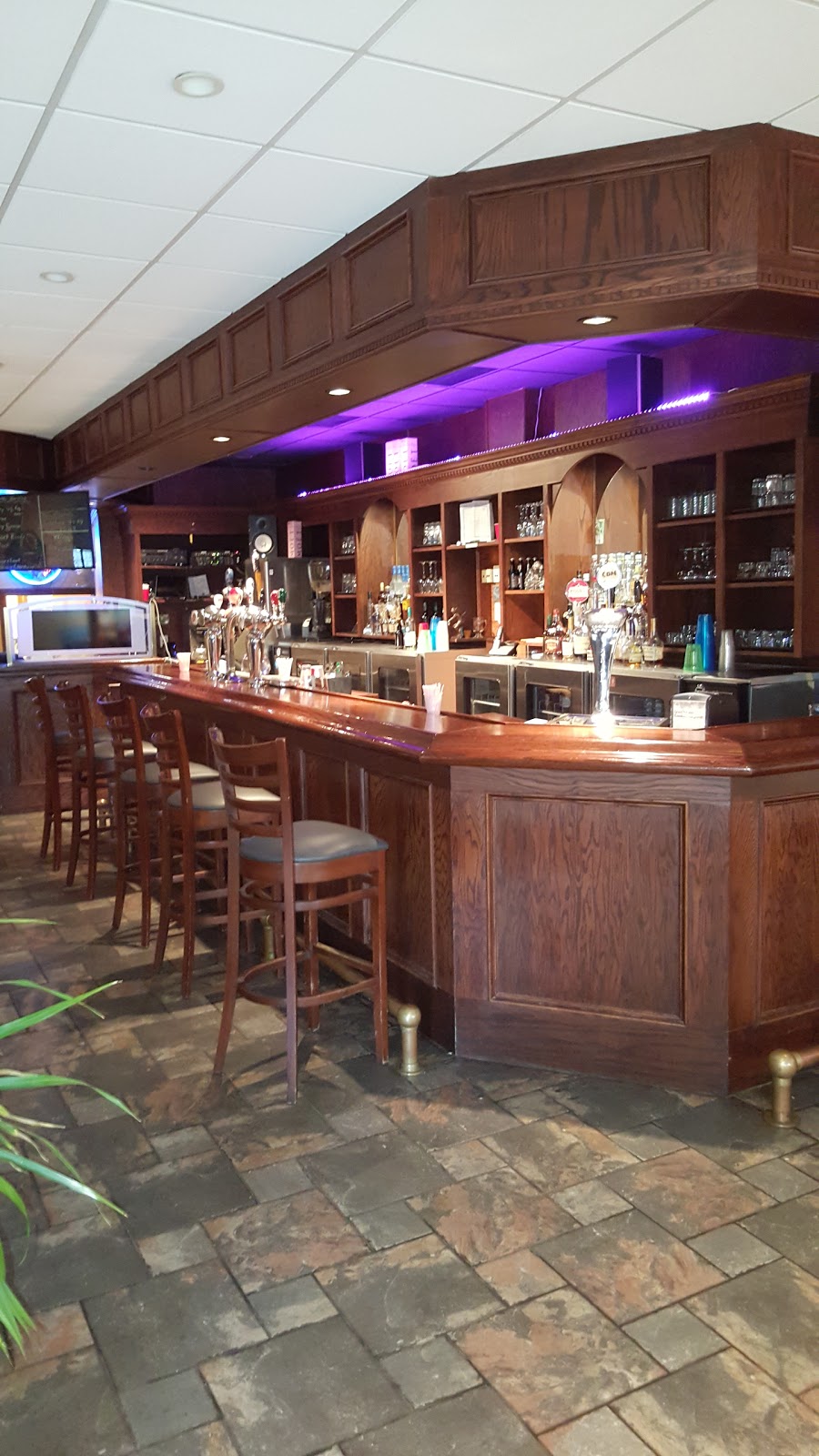 Eclectic Lounge and Restaurant | 2 Steinway Blvd, Etobicoke, ON M9W 6J8, Canada | Phone: (416) 679-1221