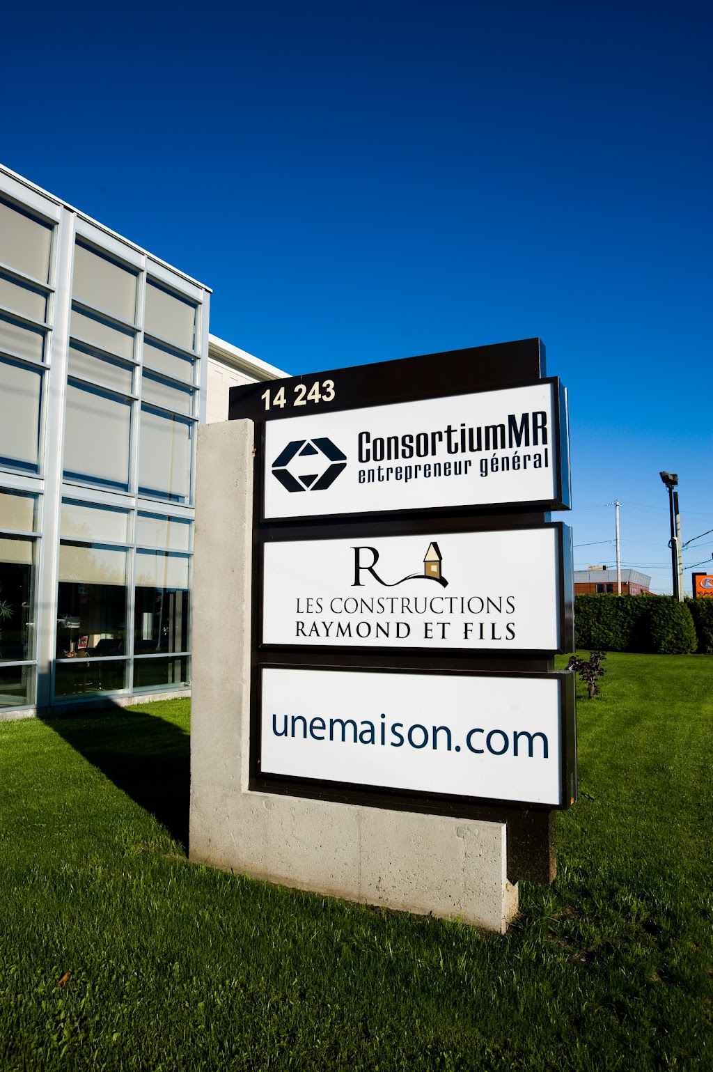 Les Constructions Raymond et Fils | 14243 Bd du Curé-Labelle, Mirabel, QC J7J 1M2, Canada | Phone: (450) 979-4847
