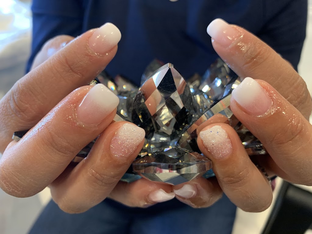 iBrowz Zone & Nail Bar | 559 Lakeshore Rd E, Mississauga, ON L5G 0A8, Canada | Phone: (905) 274-6666