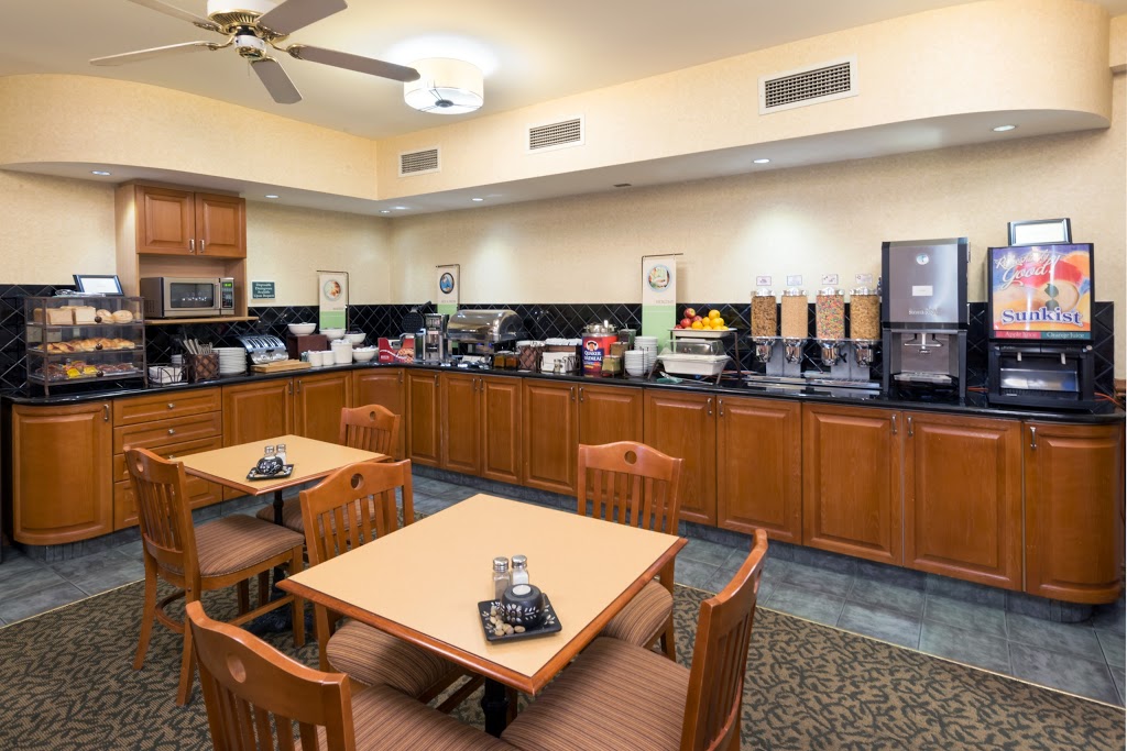 County Oakville Inn | 2930 S Sheridan Way, Oakville, ON L6J 7J8, Canada | Phone: (905) 829-8020