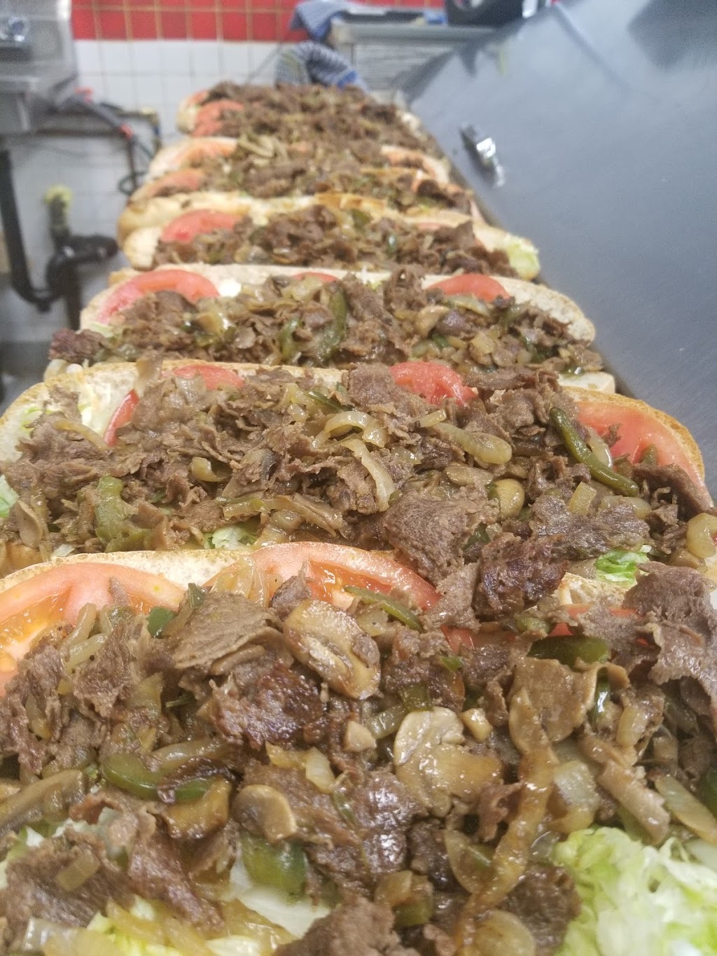 House of Subs N Stuff | 466 Merritt St #3, St. Catharines, ON L2P 1P3, Canada | Phone: (905) 641-2433