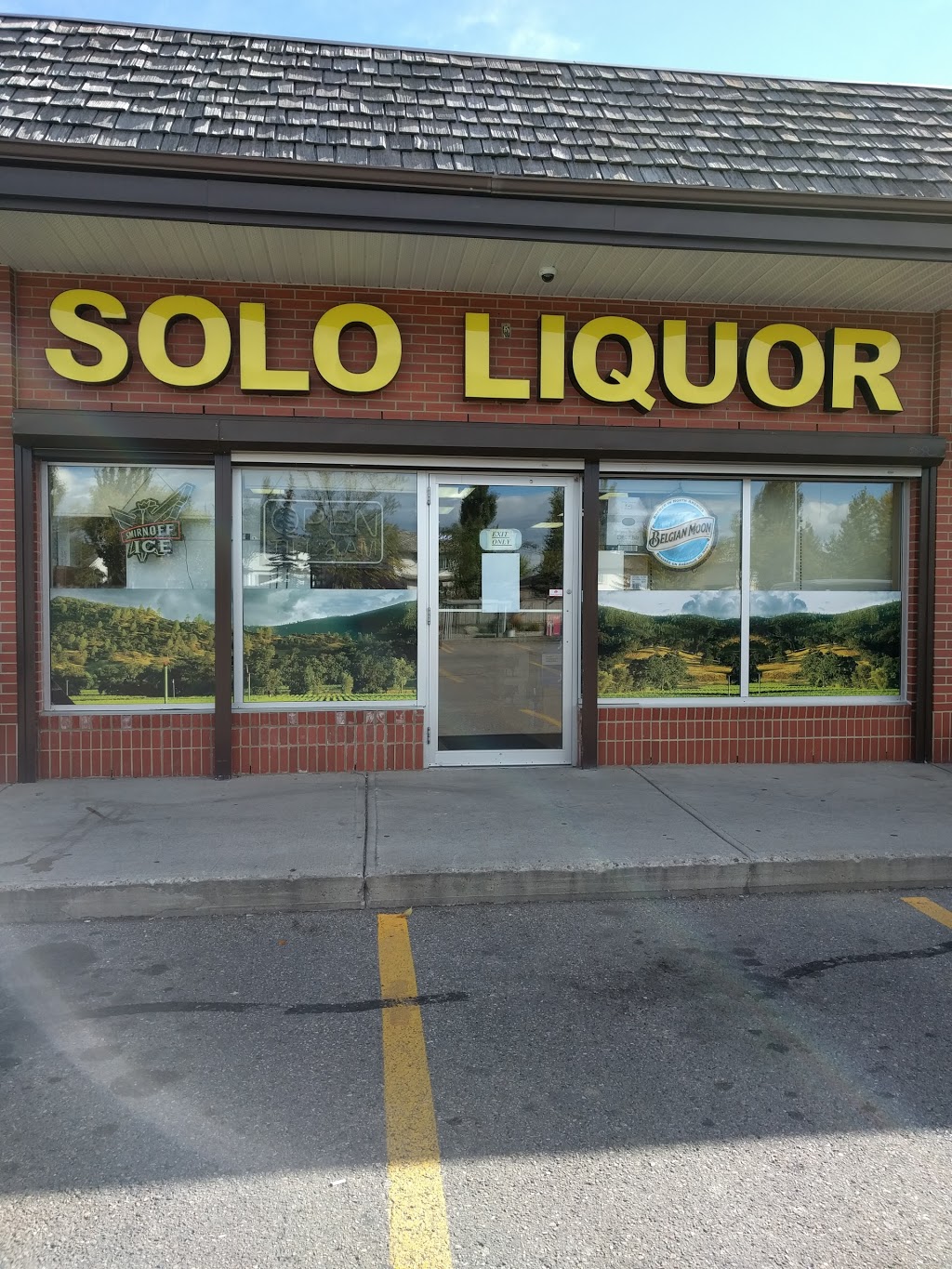 Solo Liquor Crossroads | 2141 18 Ave NE, Calgary, AB T2E 1L4, Canada | Phone: (403) 250-6600
