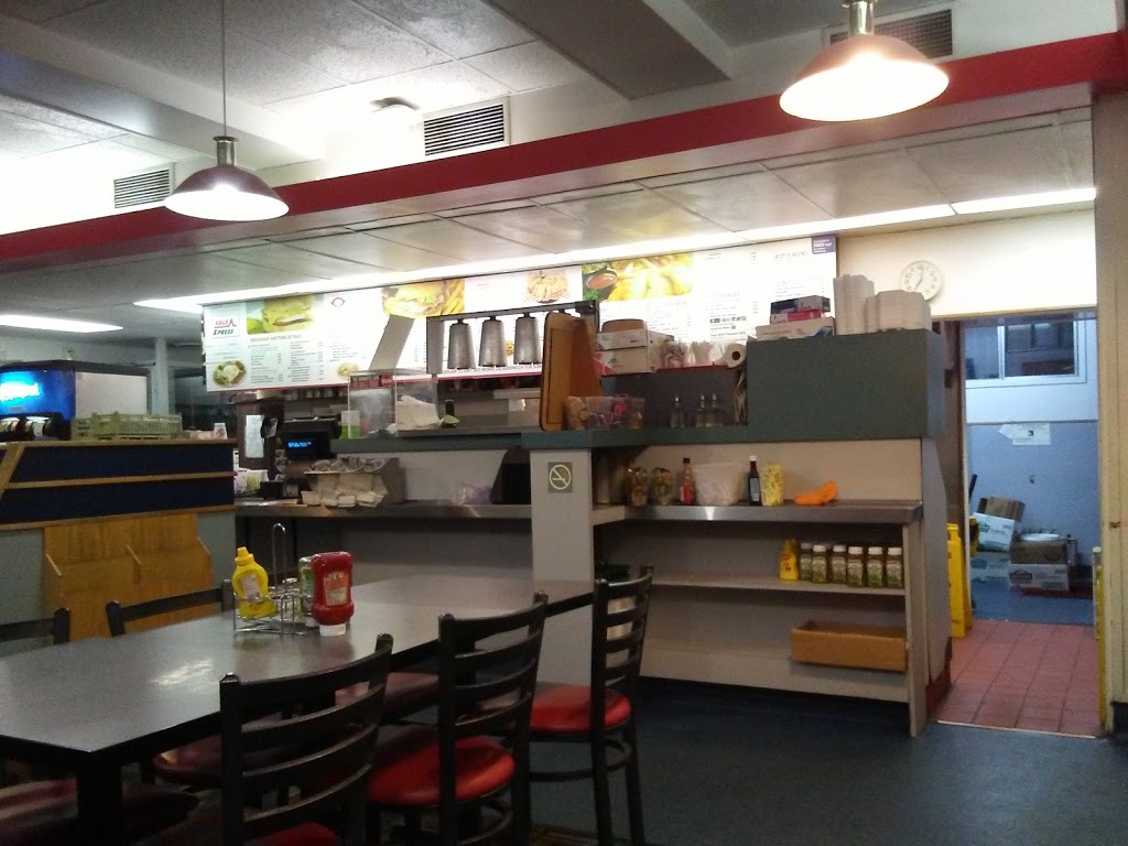 Salisbury House (Main Street & Matheson Ave) | 1545 Main St, Winnipeg, MB R2W 3W3, Canada | Phone: (204) 589-2955