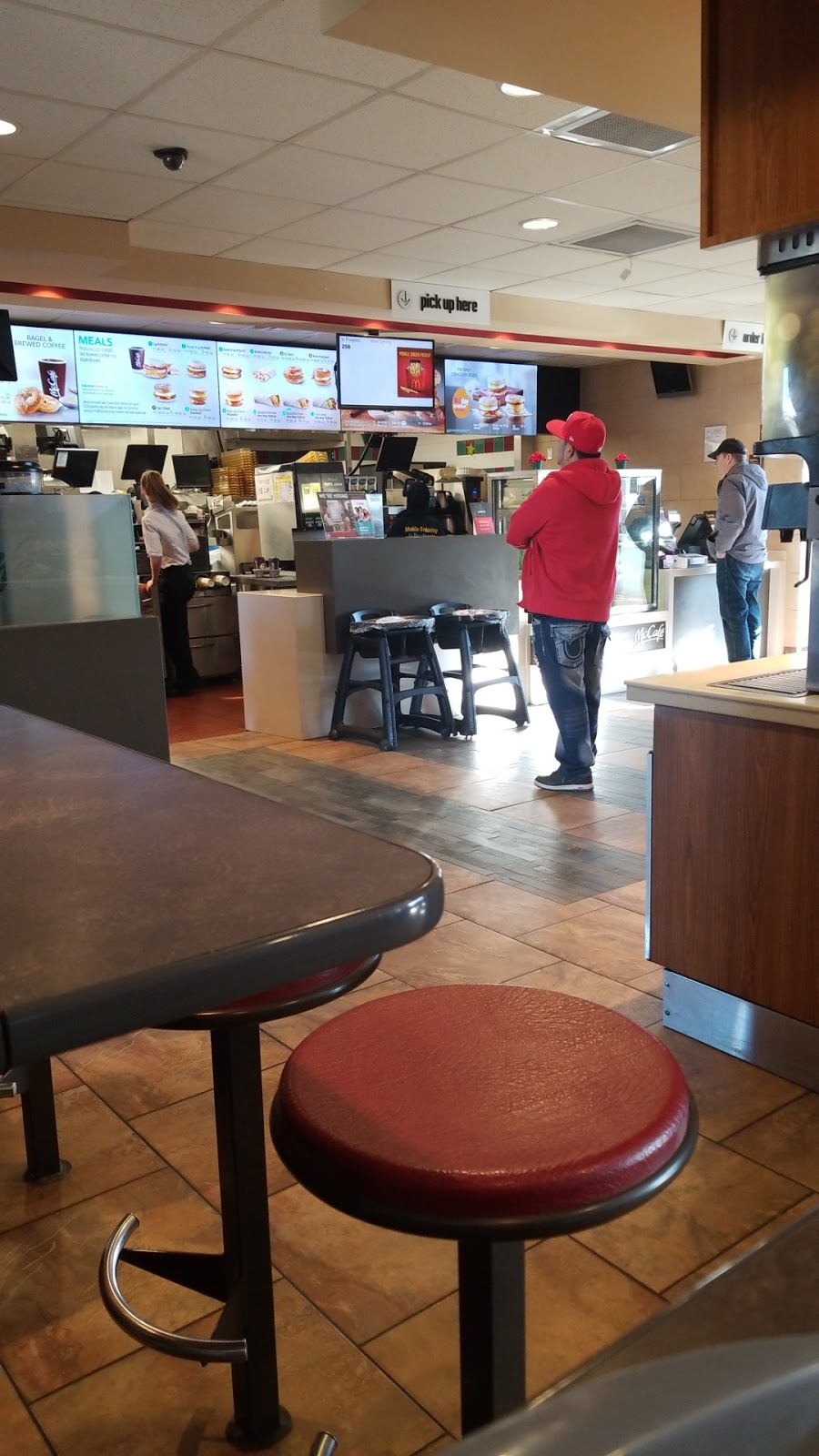 McDonalds | 666 Fairway Rd S, Kitchener, ON N2C 1X3, Canada | Phone: (519) 894-0720