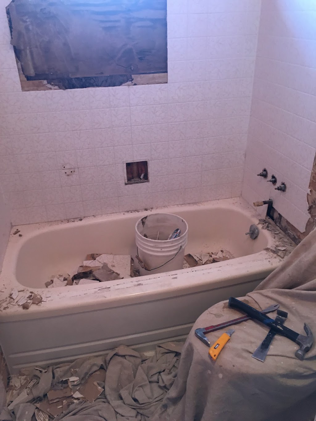 Lloyd Dietrich Contracting Ltd. | 313 19 St, Fort Macleod, AB T0L 0Z0, Canada | Phone: (403) 308-4053