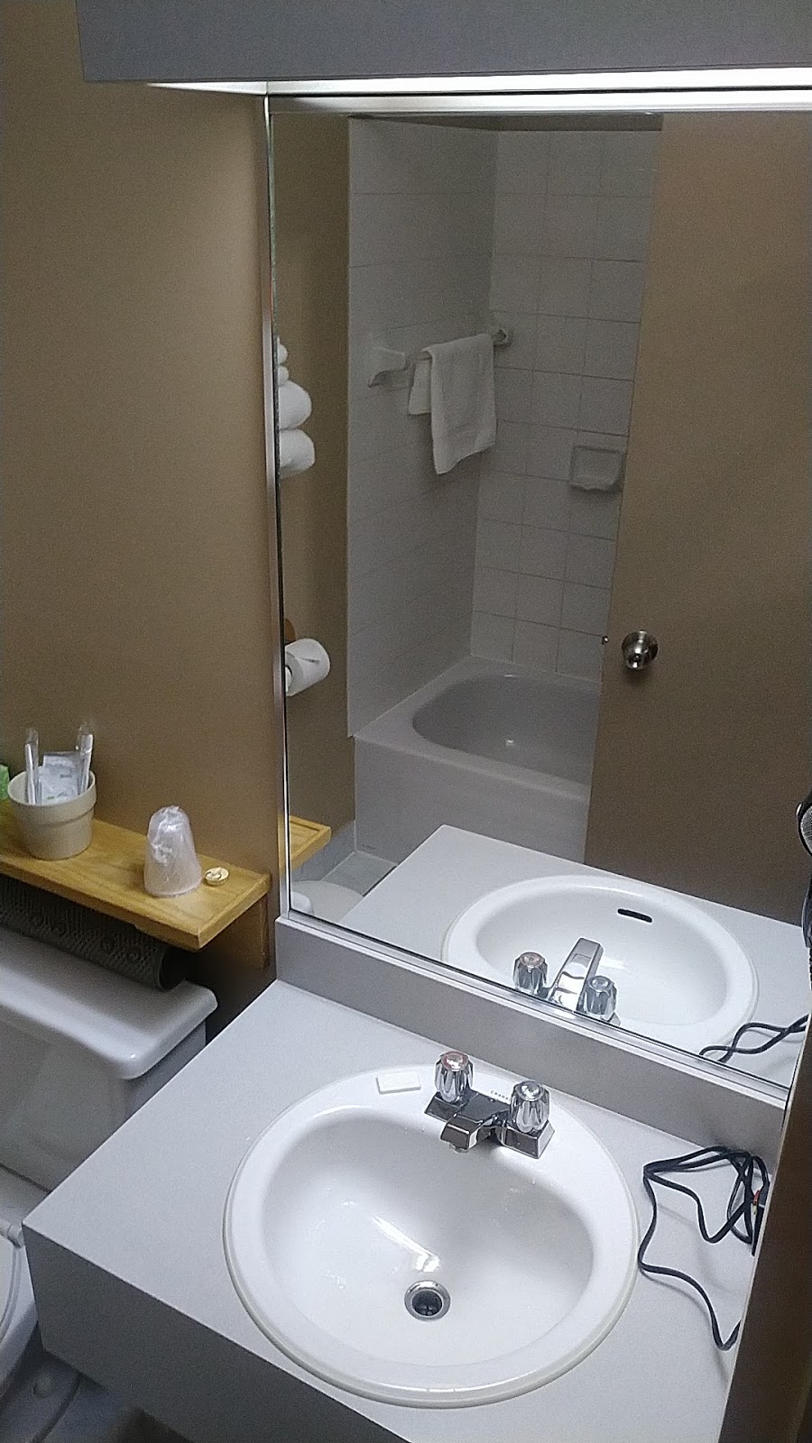 Resort Hotel du Pré | 555 Rue Saint Jacques E, Princeville, QC G6L 4X6, Canada | Phone: (819) 364-5333