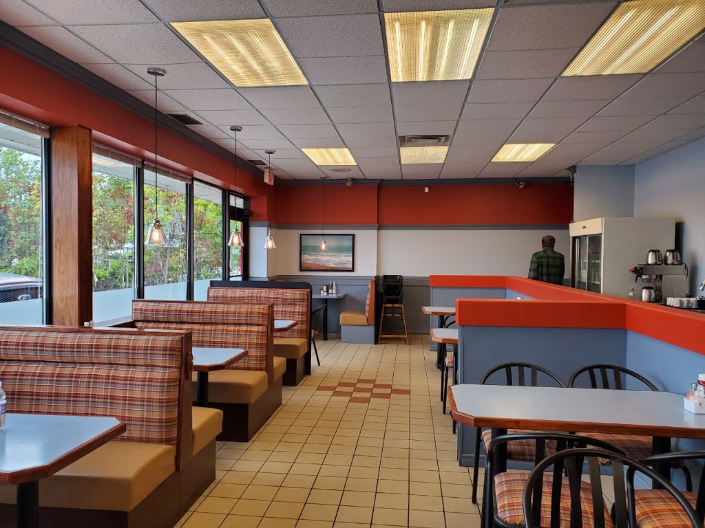 On The Reel | 1812 Scugog St, Port Perry, ON L9L 1H8, Canada | Phone: (905) 985-8889