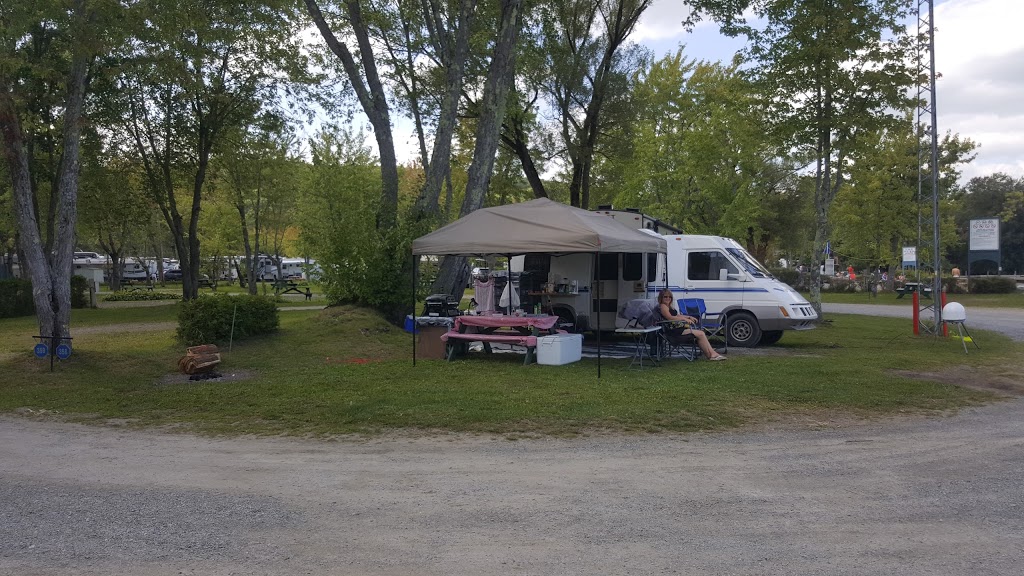 Camping Lac Massawippi | 435 Rue Main, Ayers Cliff, QC J0B 1C0, Canada | Phone: (819) 838-4988