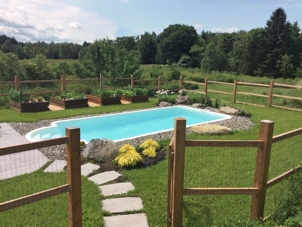 Piscine en fibre Okéanos Québec | 4506 Bd Sainte-Anne, Québec, QC G1C 2K3, Canada | Phone: (418) 667-6000