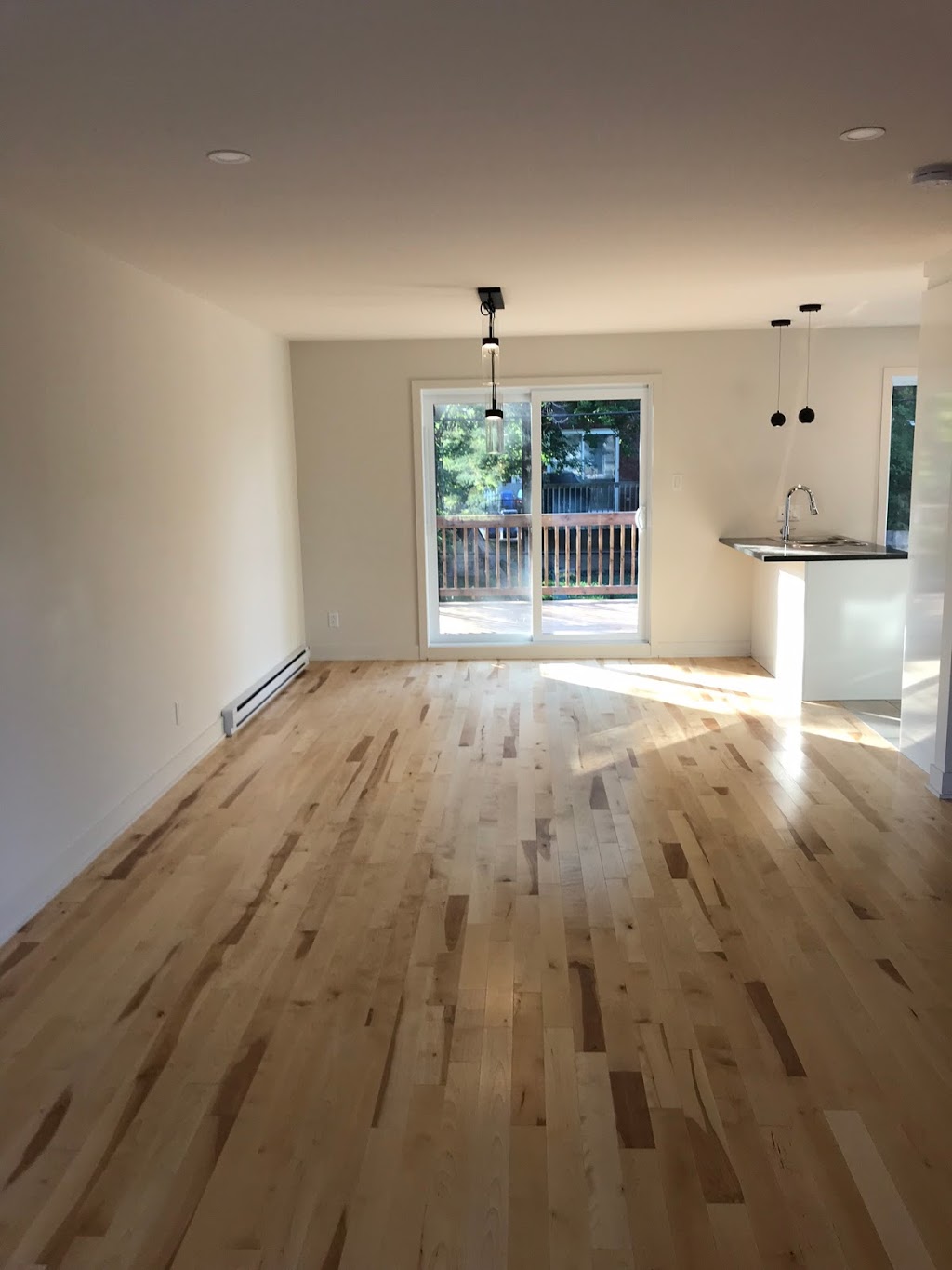 Solution Habitations | 5975 Rue de lENA, Saint-Hubert, QC J3Y 8Y9, Canada | Phone: (514) 927-5780