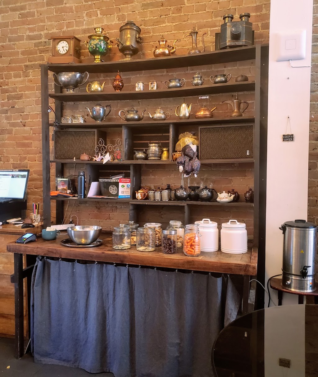 LOrbite | 406 Rue Notre-Dame Est, Montréal, QC H2Y 1C8, Canada | Phone: (514) 844-5274