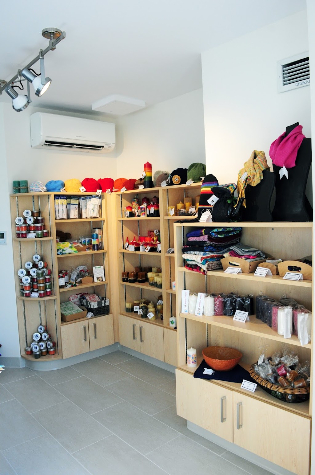 Applewicks | 341 Main St, Wolfville, NS B4P 2C2, Canada | Phone: (902) 542-3520