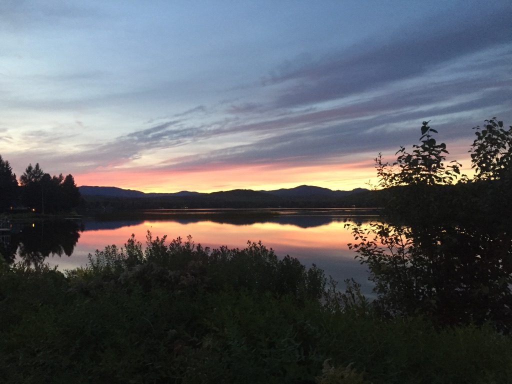 Le Chalet Les Hirondelles | 34 Chemin du Lac Nairne, Saint-Aimé-des-Lacs, QC G0T 1S0, Canada | Phone: (418) 655-5807