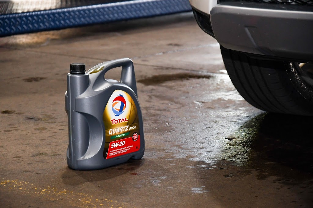 Total Quartz - Can Auto Care | 70 Westmount Rd W, Kitchener, ON N2M 1R5, Canada | Phone: (519) 208-8857