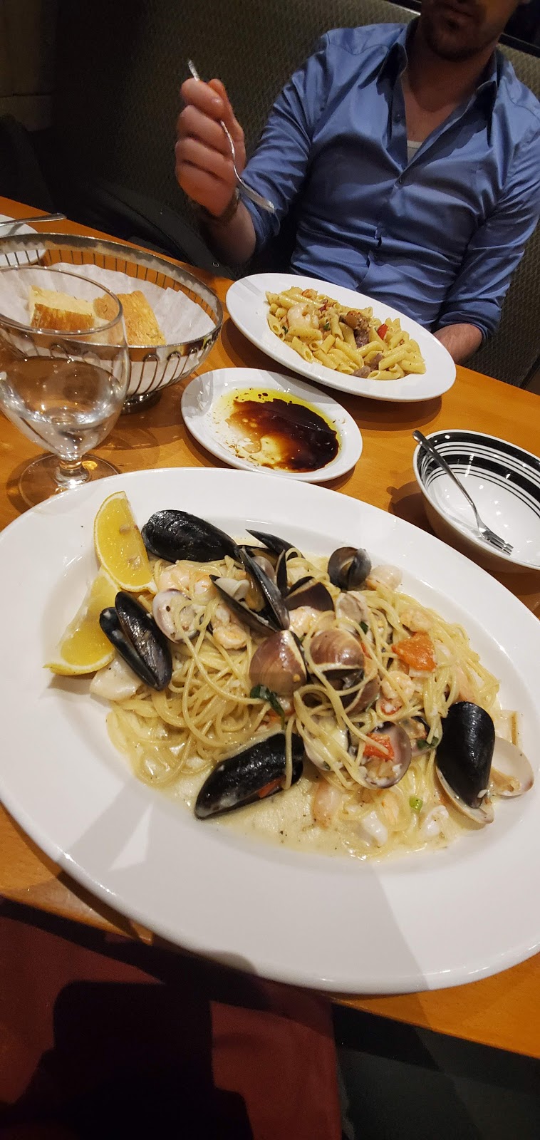Paliottis Italian Restaurant | 33886 Essendene Ave, Abbotsford, BC V2S 2H4, Canada | Phone: (604) 855-1888