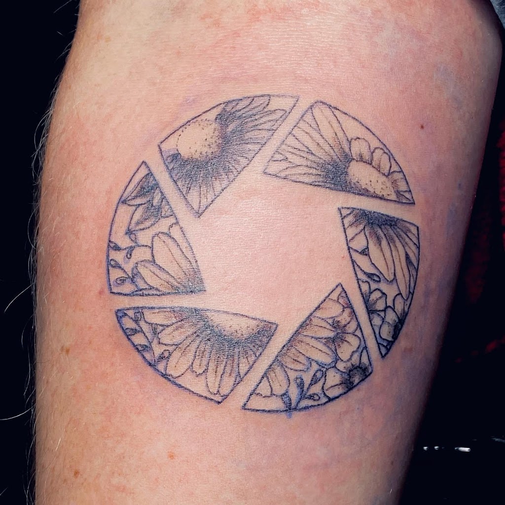Maverence Tattoo | 57 Ottawa St, Chalk River, ON K0J 1J0, Canada | Phone: (204) 891-0132