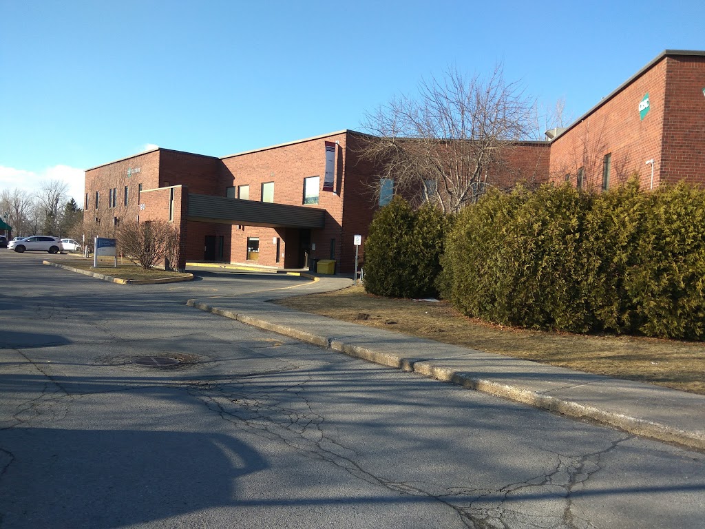 CLSC Kateri | 90 Boulevard Marie-Victorin, Candiac, QC J5R 1C1, Canada | Phone: (450) 659-7661