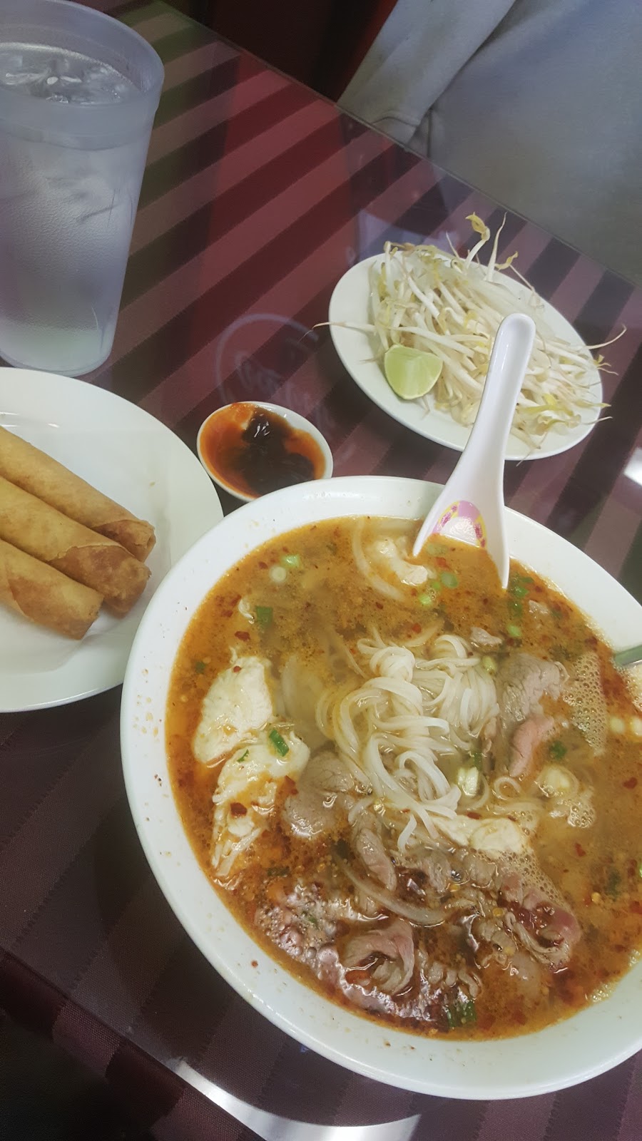 Vietnam International Restaurant | 3716 61 Ave SE, Calgary, AB T2C 1Z4, Canada | Phone: (403) 236-0078
