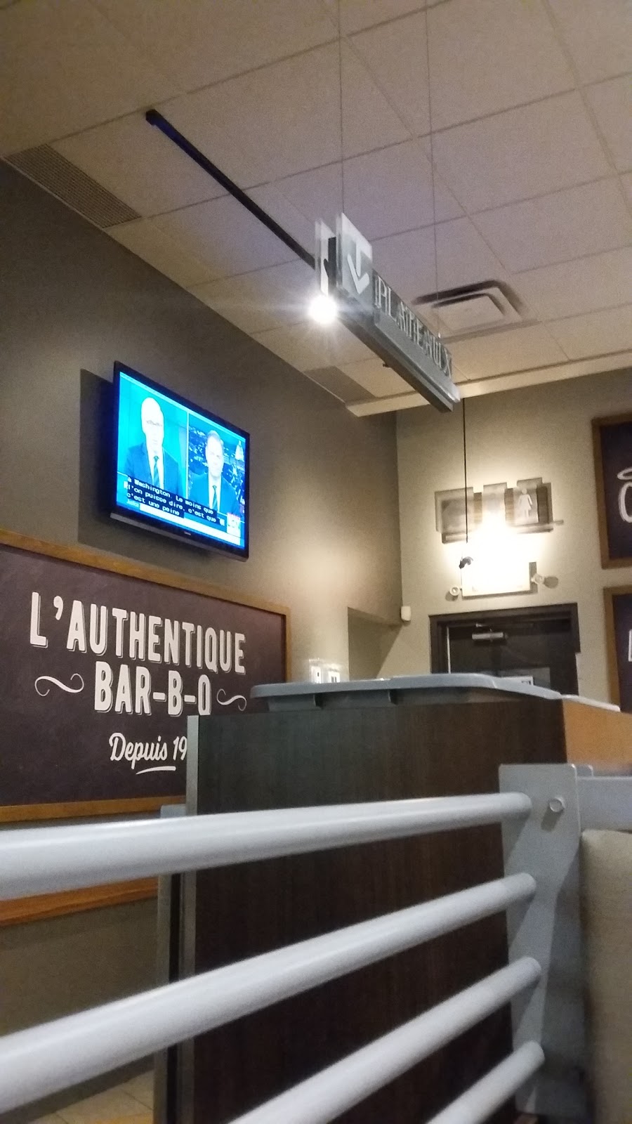 St-Hubert Express | 2875 Boulevard Saint-Joseph, Drummondville, QC J2B 7P5, Canada | Phone: (819) 477-5555