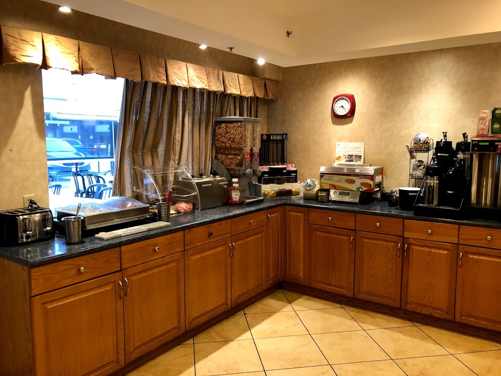 North Vancouver Hotel | 1800 Capilano Rd, North Vancouver, BC V7P 3B6, Canada | Phone: (604) 987-4461