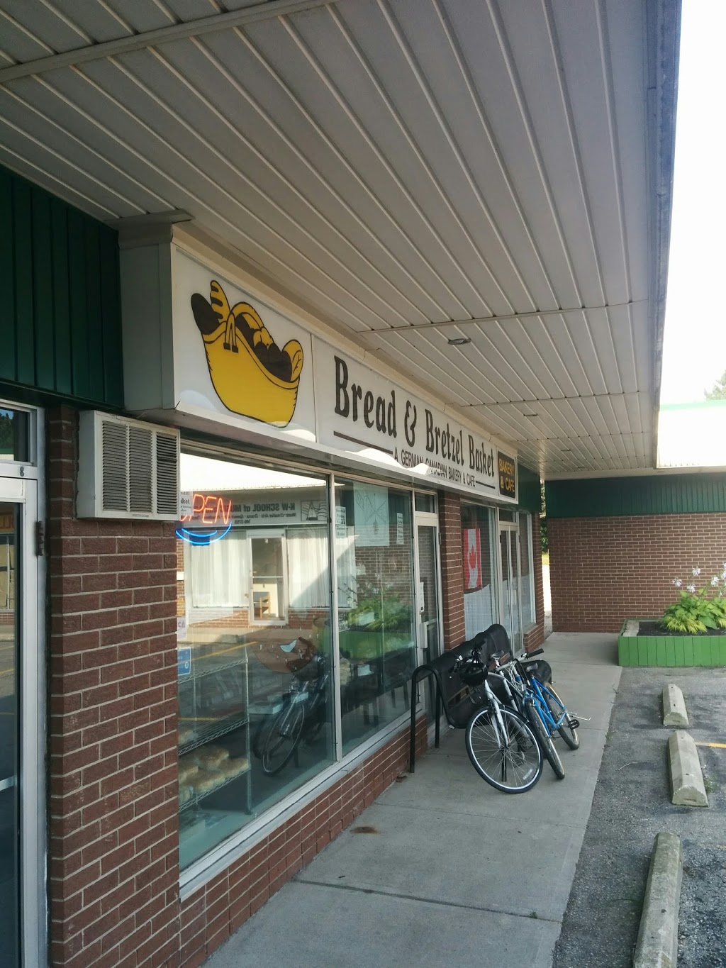 Bread & Bretzel Basket | 255 Toll Gate Blvd, Waterloo, ON N2L 4M3, Canada | Phone: (519) 746-6511