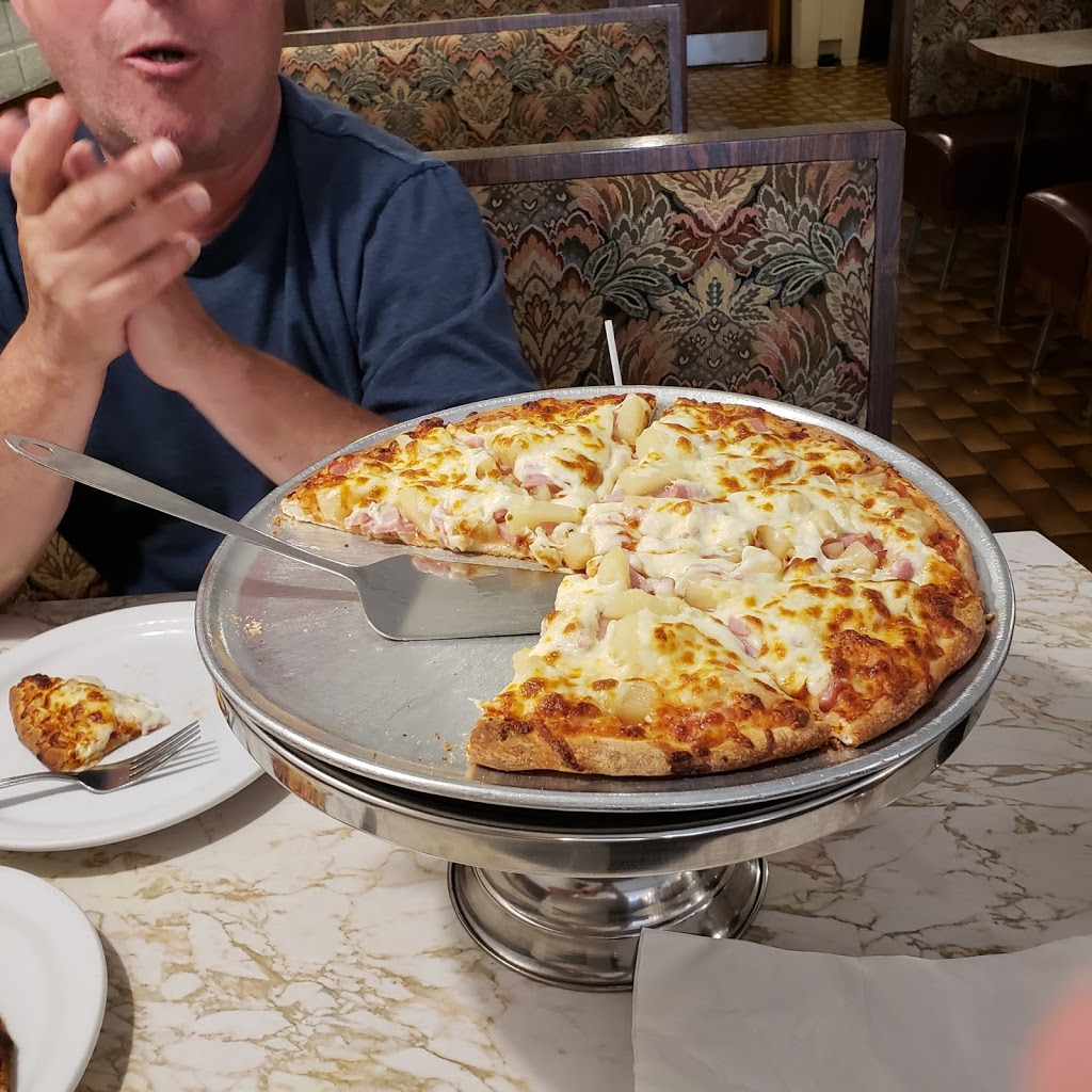 Ger-Bos Steak House | 11 Beckwith St S, Smiths Falls, ON K7A 2A9, Canada | Phone: (613) 283-4940