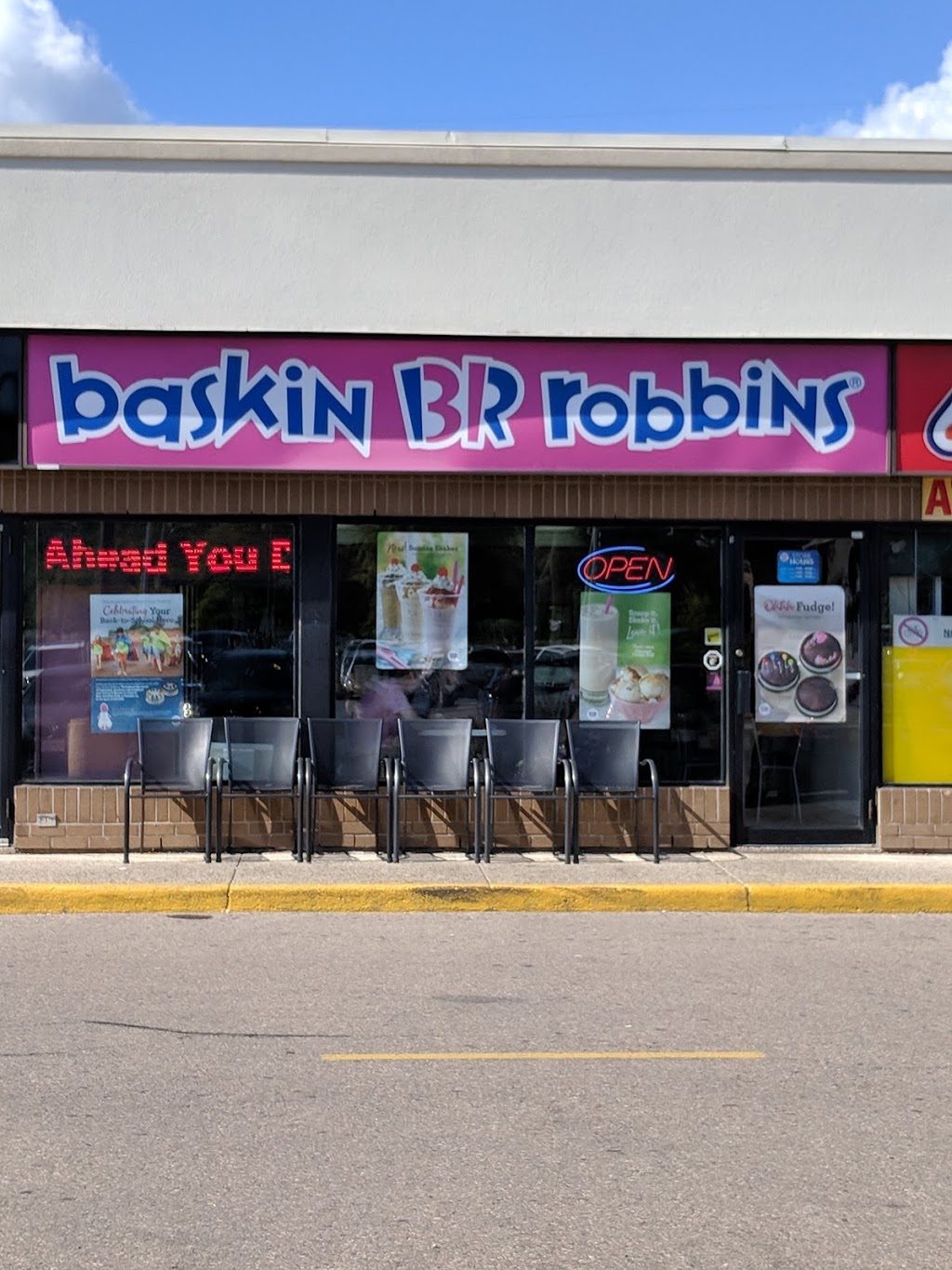 Baskin Robbins | cafe | 370 Highland Rd W, Kitchener, ON N2M 5J9, Canada | 5197425270 OR +1 519-742-5270