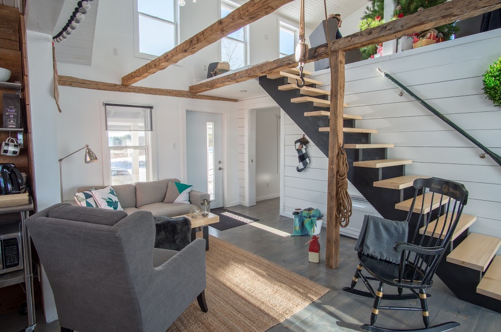 Across The Cove Beach House | 189 Martins Point Road, RR2, Mahone Bay, NS B0J 2E0, Canada | Phone: (902) 478-5454