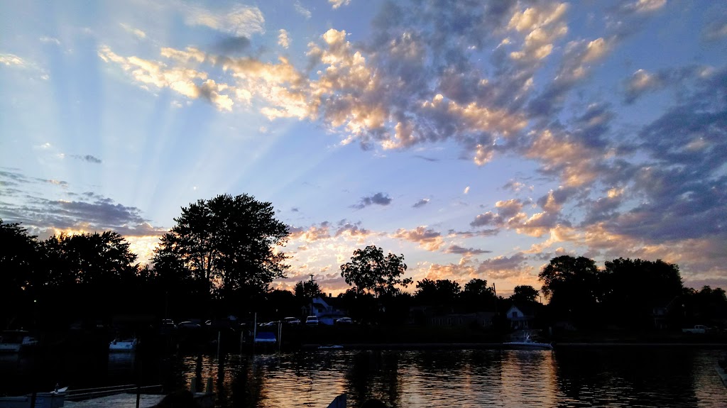 St Clair River Lodge | 3573 River Rd, East China, MI 48054, USA | Phone: (810) 329-2581