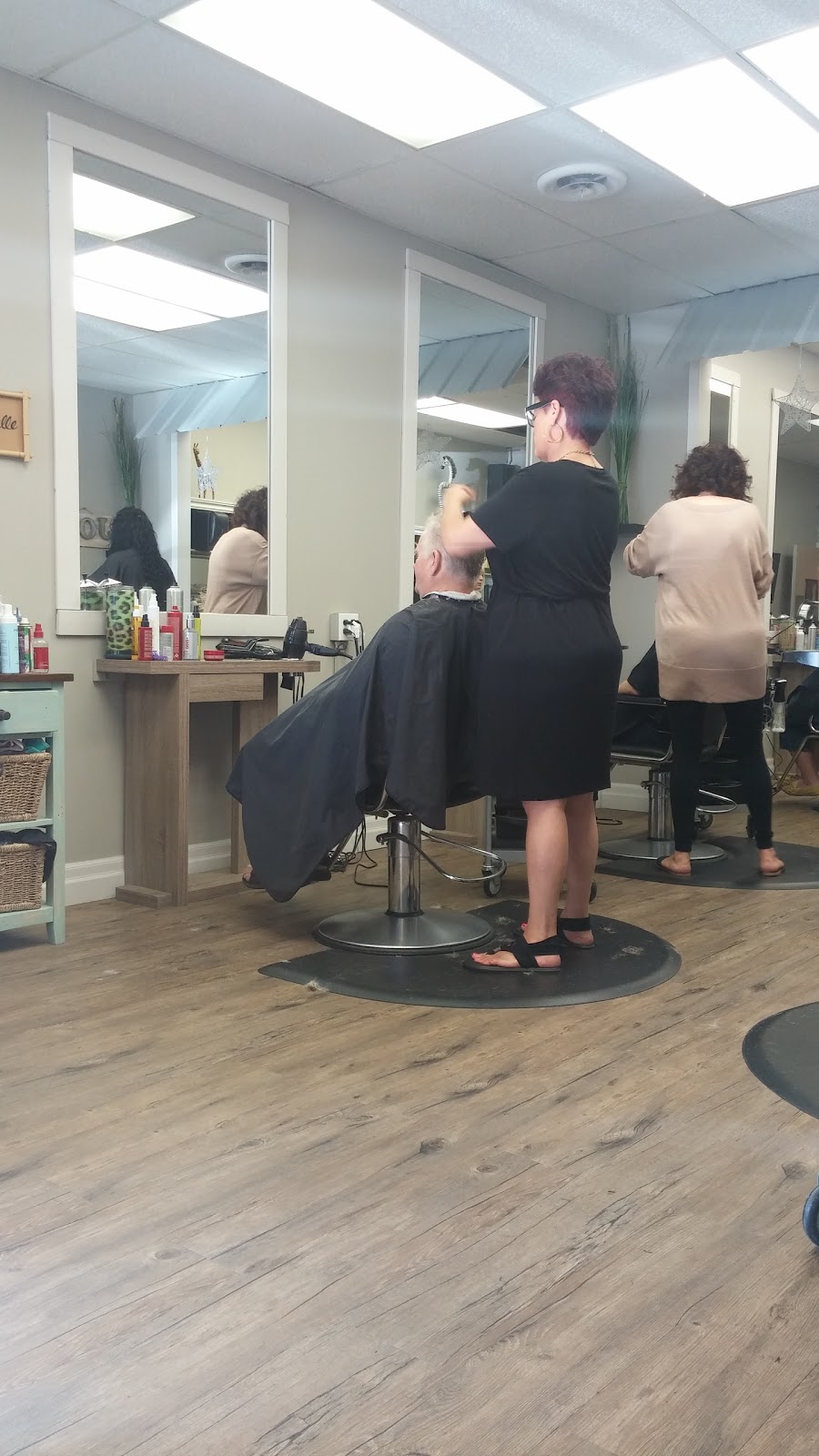 RockN Micks Hair Hut | 49 Finch Dr, Sarnia, ON N7S 5C6, Canada | Phone: (519) 336-1488