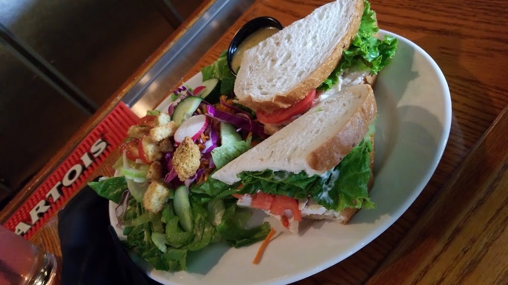 D Jays Restaurant | Westwood Dr, Winnipeg, MB R3K 0Z1, Canada | Phone: (204) 888-3361