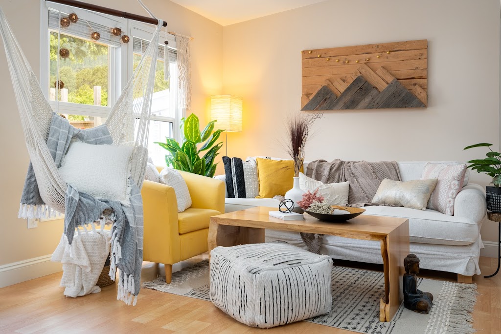 Bohemia Home Staging Whistler | 2030 Squaw Valley Crescent #4, Whistler, BC V8E 0B1, Canada | Phone: (604) 849-1568