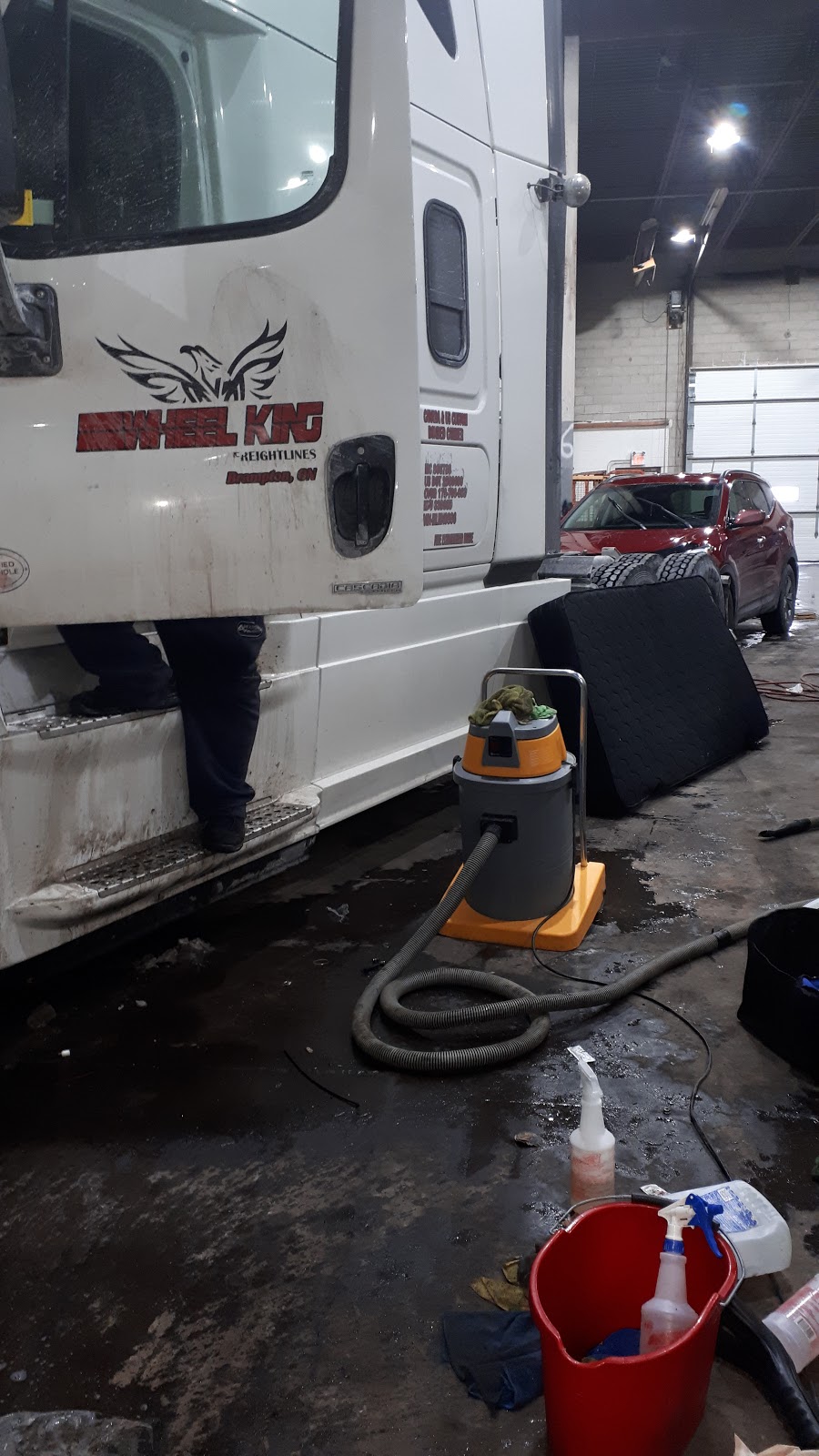 WHEEL KING TRANSHAUL | 475 Harrop Dr, Milton, ON L9T 3H3, Canada | Phone: (905) 636-1711