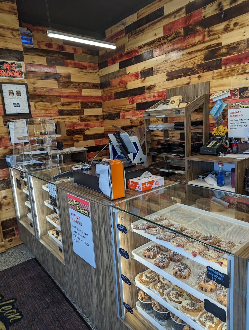 Chez Leon Breads | 1255 Kilally Rd Unit#111, London, ON N5Y 0B7, Canada | Phone: (519) 951-0111