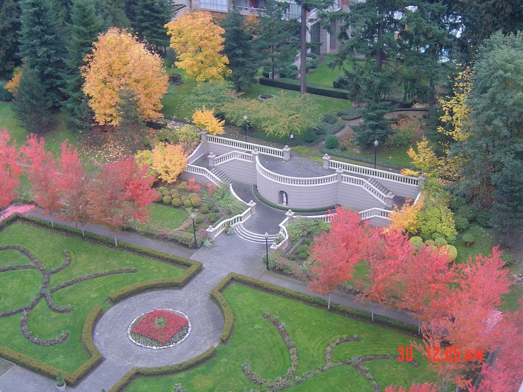 City in the Park | 6828-6888 Station Hill Dr, Burnaby, BC V3N 5A4, Canada