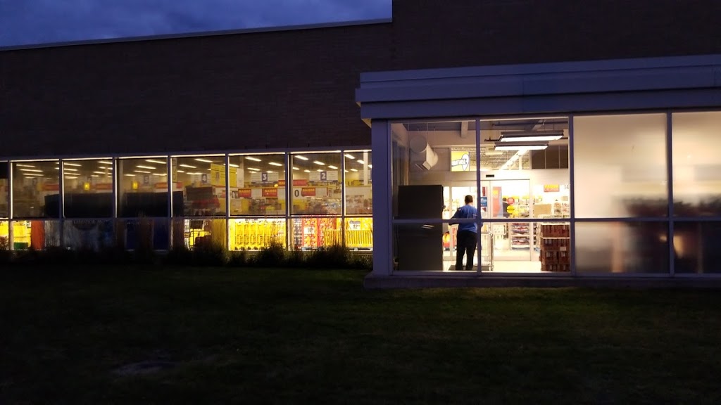 Maxi | 2501 Boulevard du Millénaire, Saint-Basile-le-Grand, QC J3N 1Z8, Canada | Phone: (450) 441-5955