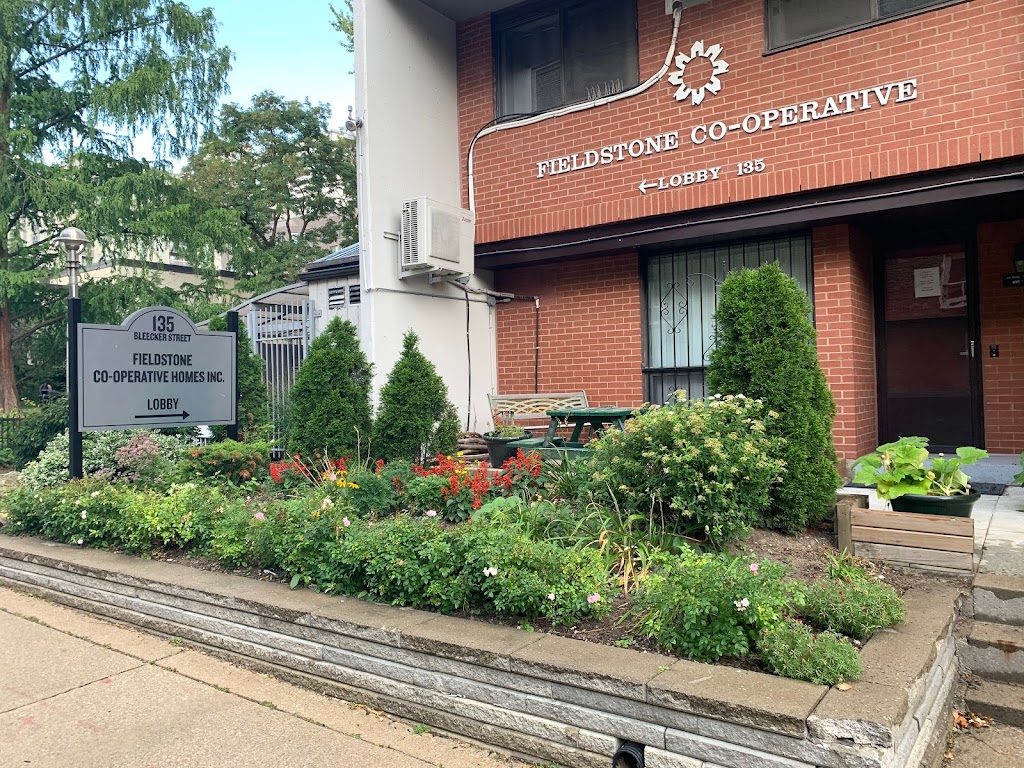 Fieldstone Co-operative Homes Inc. | 135 Bleecker St, Toronto, ON M4X 1X2, Canada | Phone: (416) 968-1853