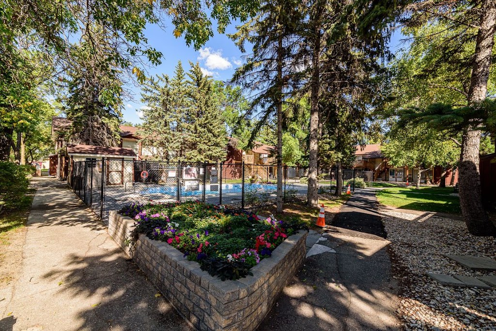 Redfern Gardens | 437 Hamilton Ave, Winnipeg, MB R2Y 2C6, Canada | Phone: (204) 888-8540