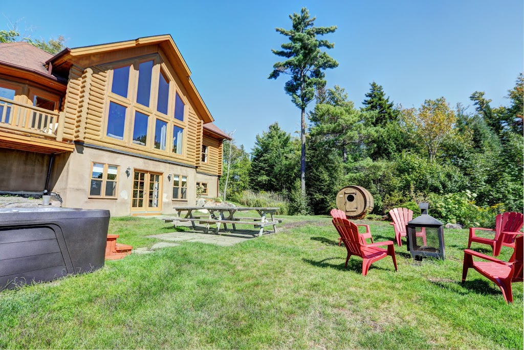 Chalet no. 81 by Fiddler Lake Resort® (Cerf-Deer) | 15 Chem. du Grand-Pic, Mille-Isles, QC J0R 1A0, Canada | Phone: (800) 721-0371